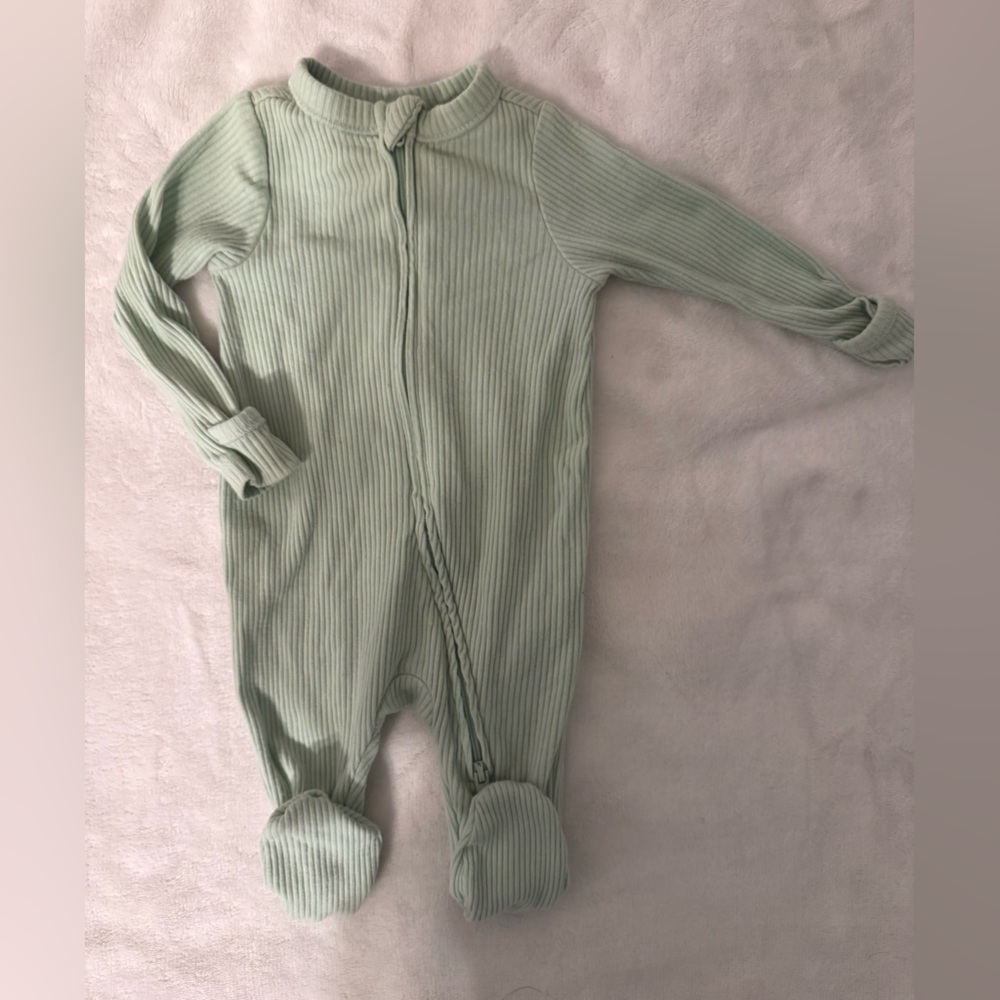 Old Navy Ribbed Footies-Newborn
